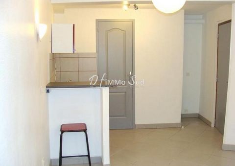BUILDING -NARBONNE- CITY CENTER. Maintained building with 4 studios between 19 and 23 m2 and a beautiful stone cellar. TO SEIZE!!!! Wood carpentry, double glazed window. Rent: €1313 per month excl. charges Property tax: 1853 € For more information yo...