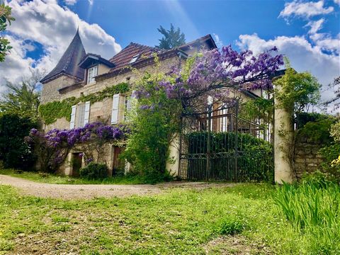 We are delighted to present this magnificent estate to you exclusively. Located in Carnac-Rouffiac, a town located in the southwest of the Lot department in the Occitanie region. It is the last house at the end of a path and has an incredible natural...