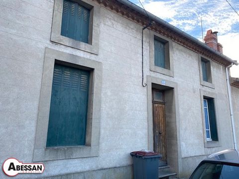 TARN (81) For sale in Mazamet, large town house adjoining each side to renovate. The house is composed on the garden level of a living room, lounge, kitchen, bedroom, bathroom and in the basement a cellar the size of the house. On the 1st floor 3 bed...