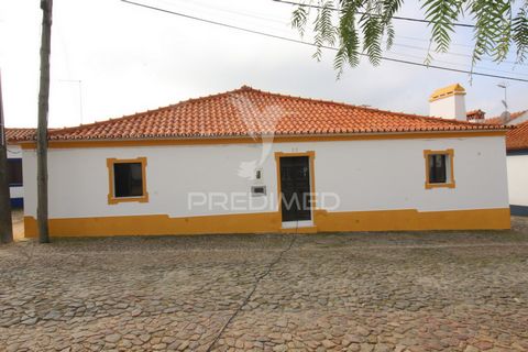 Fully refurbished house with 4 bedrooms one of them en-suite , fully equipped kitchen and dining room with pellet stove. This house consists of, Living room, 3 bathrooms with bathtub and shower, 4 bedrooms one of them with a wardrobe, A suite, Dining...