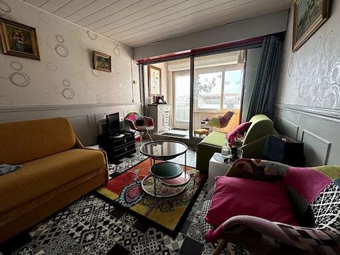 NOIRMOUTIER ( 85330) - Port de L'Herbaudière Au RDC, appartement de type T2 en bon état comprenant un espace salle à manger avec cuisine ouverte, SDE, WC, séjour sur loggia couverte, une chambre. Idéalement situé, au calme. Proximité immédiate du Por...