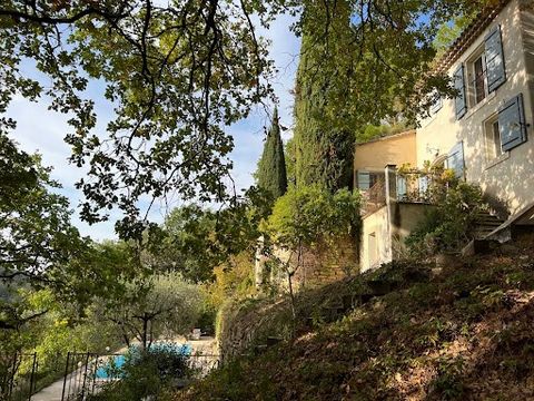 MENERBES In the Village, facing the Luberon south-west with a nice view This house has a useful area of approximately 160 sqm, it includes; On the ground floor: an entrance hall, a dining room with fireplace, an open fitted kitchen with access to a l...