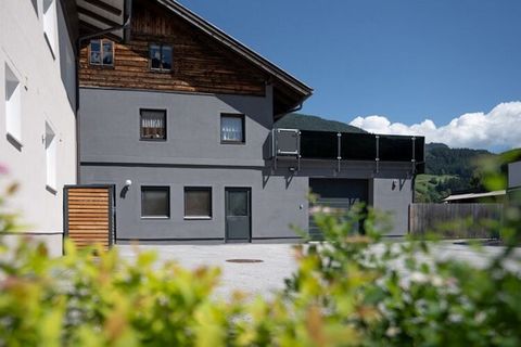 This modern flat in the Austrian town of Bramberg is located in a beautiful, peaceful setting in the heart of the Hohe Tauern National Park holiday region and the Kitzbühel Alps. With an elegant and high-quality interior, this flat in Mühlbach offers...