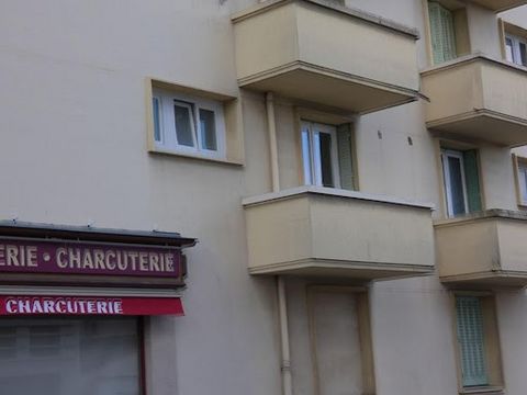 Aux portes de Chalon sur Saone, à Saint Rémy, quartier Pont Paron, à proximité immédiate des commerces, je vous propose cet appartement de type 3 de 61,17 m2 carrez, au 1er étage d'une petite copropriété à faible charge ( 650 euro). Descriptif : entr...