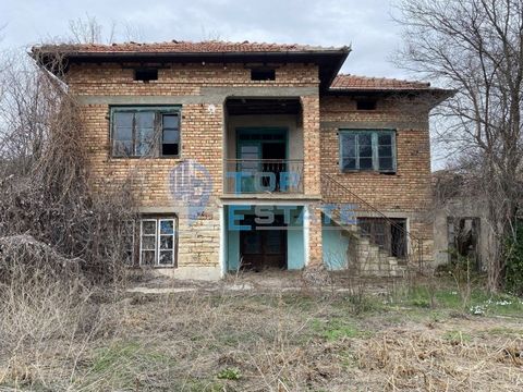 Top Estate Real Estate offers you a two-storey brick house with a well in the village of Ivancha, Veliko Tarnovo region. The village of Ivancha is located in the Danube hilly plain, 7 km from the town of Polski Trambesh. The offered property has a to...