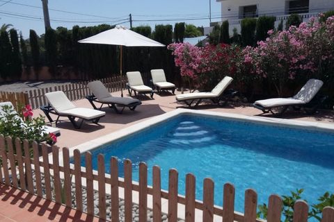 This holiday home is in St Josep de sa Talaia Balearic Islands. It is ideal for families or groups. This home has a private swimming pool with sun loungers and parasols that offers the perfect relaxing holiday. The nearest restaurant and supermarkets...