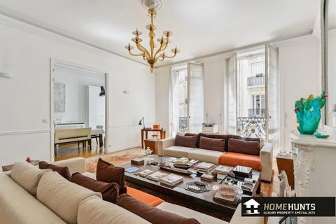 Grand apartment, Paris 17th, simply luminous and very spacious apartment of 144 m2 with 2 luxury bedrooms. In a quiet street in the Ternes area, on the 2nd floor of a luxury stone building whose communal area are exceptional (and with its on site car...