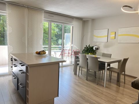 5 min customs from CROIX DE ROZON 20 min GENEVA AIRPORT close to all amenities and buses. On the 1st floor in a quiet green setting, type 3 apartment with a kitchen open to the living room overlooking the balcony. Two beautiful bedrooms with their cl...