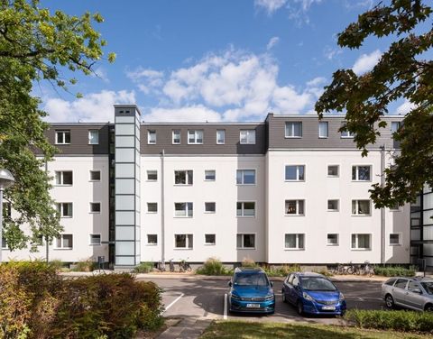 Address: Lützelsteiner Weg 18, 14195 Berlin Property description The pleasant overall impression is continued in generous floor plan variants and light-flooded rooms thanks to large window fronts. With three or four rooms, the apartments offer plenty...