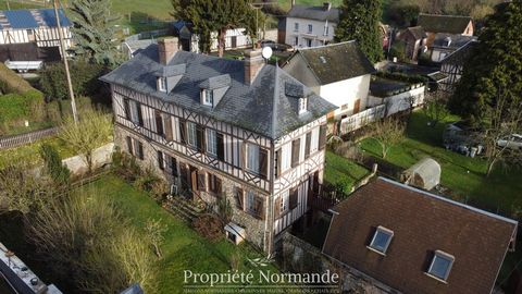The Propriété Normande de Bernay agency offers you exclusively this authentic half-timbered mansion dating from the end of the 18th century. A location in the heart of the picturesque village of Montreuil l'argillé with its shops, 15 minutes from Ber...