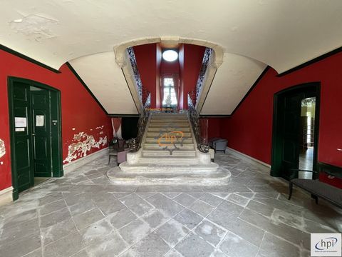 Saint Affrique, sector, for sale right to emphyteutic lease, Châteaux completely restored for hotels and restaurants, reception and seminar rooms, kitchen and restaurant, 30 rooms with shower room, wooded park, swimming pool... To be seized. For more...