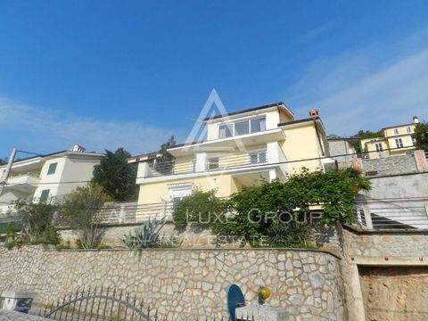 Opatija : Stunning detached home with ool and panoramic sea views Discover your dream home nestled in the picturesque town of Opatija, where elegance meets modern living. This detached residence, set on a generous 1000 m2 plot, spans 380 m2 of living...