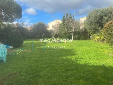 In the heart of Seyne Sur Mer, explore this flat south-facing plot of land, with an area of 440 m², ideal for a ground floor + 1 construction with 2 parking spaces. Two plots of 440 m² are available. It is also possible to acquire the entire land, i....