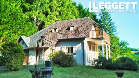 A25228RT19 - Idyllic located! As last house on a dead end road, not far from the river the Vézère this late 20st century (holiday) home would be an ideal escape from the hustle and bustle of everyday life., offering you stunning country side views, p...
