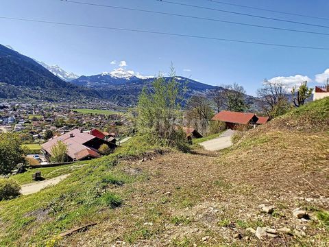 REF 67920AML: PASSY: At the start of the Passy hillside, sunny, SOUTH facing with a view of Les Dômes de Miage and Mt Joly, we offer land with a surface area of 756 M2 in the Ud zone of the PLU of Passy in force since November 28, 2019. C.E.S. of 0.1...