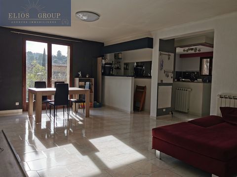 Die Agentur Elios Group präsentiert ein ruhiges Haus vom Typ 5 mit einer Gesamtfläche von 127 m2 und einer Garage von 17 m2, 20 Minuten von Saint-Maximin-la-Sainte-Baume in der Stadt Barjols entfernt. Das Haus befindet sich auf einem Grundstück von 8...