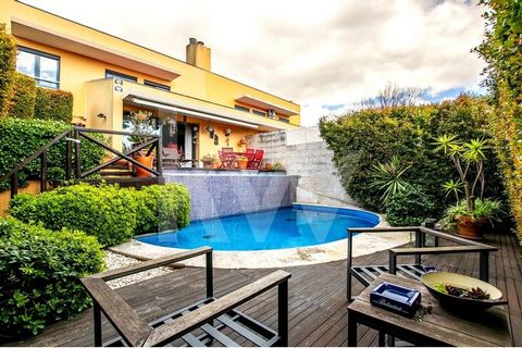 4 bedroom villa with swimming pool, unobstructed views, in a very quiet area of Porto Salvo/Oeiras This detached villa is located in a very quiet residential area of Porto Salvo/Oeiras, but with quick access to restaurants, convenience stores, school...