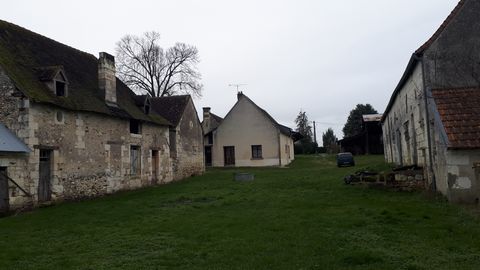 Farmhouse including: a large stone building of approximately 210m2, former stable and pigsty. Frame, roofing and gutters in good condition. a second of approximately 250m2, former goat farm and dwelling, to renovate. With a large part of the framewor...
