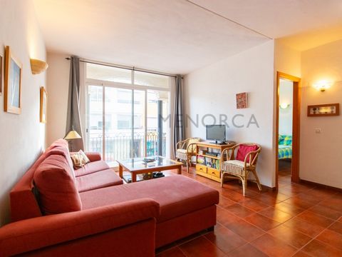 Practical flat for sale in Ronda street in Mercadal. Is ideal as a first or second home. It is very well maintained and is distributed in living-dining room with open kitchen and outdoor laundry area, 2 double bedrooms and a bathroom. The flat has tw...