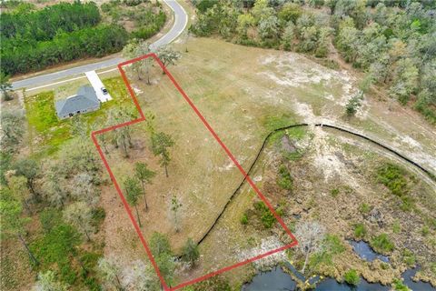 Waterfront lot in The Bluffs at Cypress Creek totaling approximately .69 acres is mostly cleared and ready to build. This lot has 100.5 ft of waterfront on Halls Mill Creek, and a just a short boat ride to Mobile Bay. This lot is ready to build, with...