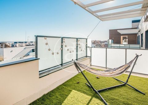 PENTHOUSE WITH TERRACES AND BARBECUE IN URBANISATION WITH SWIMMING POOL IN TEMPRANALES. Luxury penthouse located in Tempranales in San Sebastian de los Reyes. Recently built in 2018 with excellent qualities. It consists of 244 m² according to cadastr...