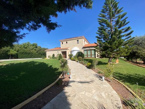 Located in Limassol. Welcome to this stunning villa located in the beautiful area of Souni-Zanakia in Limassol, Cyprus. This luxurious property offers a perfect blend of comfort, style, and breathtaking views. As you step into this villa, you'll be g...
