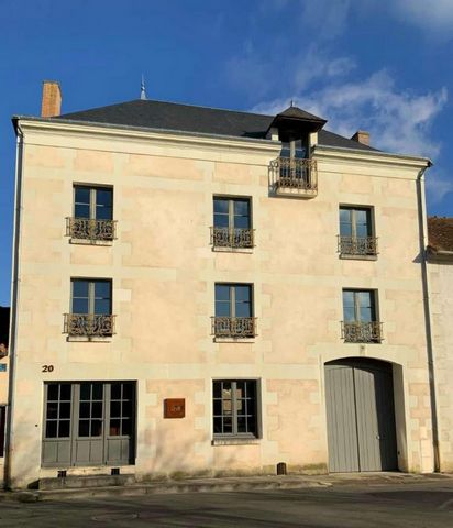 Hôtel Particulier Rénové en Espace Professionnel au Cœur de Richelieu