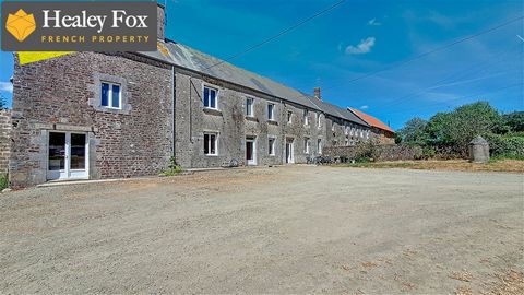 Exclusive set of residential houses for sale in the town of Lengronne (virtual tour available). Located in the countryside, this old farm offers an exceptional opportunity for those looking for an authentic and spacious living environment. Made up of...