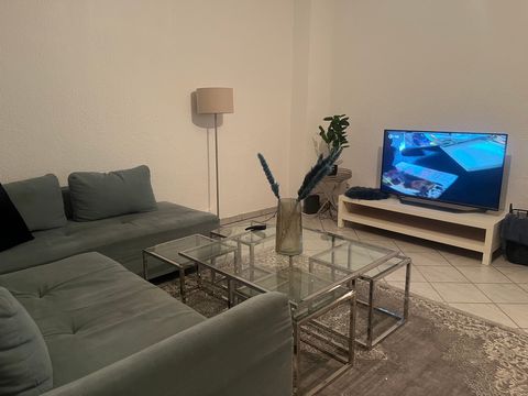 Cosy flat with two furnished bedrooms and a fully equipped living room. The kitchen is also fully equipped. In addition, an intermediate cleaning takes place every weekend! The flat is located at Bochumer Straße 71 in Recklinghausen, just 4 minutes f...