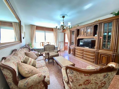 Welcome to this charming home located in the quiet neighborhood of Regiones Almería! This spacious 3-bedroom, 1-bathroom apartment offers a warm and welcoming environment for those looking for a home with style and comfort. Upon entering, you will be...