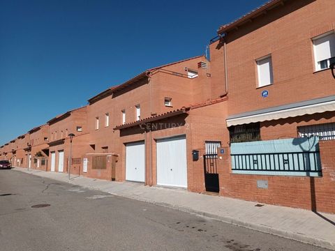 Do you want to buy a 3-bedroom property for sale in Magán (Toledo)? Excellent opportunity to acquire ownership of this semi-detached house located in the town of Magán, province of Toledo. It is a semi-detached single-family house with three floors a...