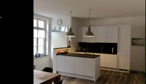 The renovated apartment is located on the 1st floor of a renovated old building, close to the Schlosspark. The pedestrian zone and shopping facilities are only a few hundred meters away. High-quality furnishings Also available with crib / high chair ...