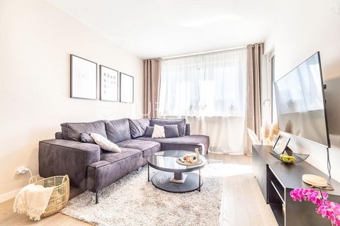 Središće, Meandar, functional one bedroom apartment on the fourth floor of a newly built residential and commercial complex. It consists of an entrance hall, open space living room with kitchen and dining room, bedroom and bathroom, loggia with a tot...