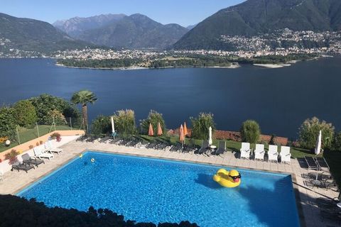 Very nice new family -friendly, completely furnished apartment on a size of 82 square meters, with 2 bedrooms, bathroom, guests toilet, kitchen and balcony with a fantastic lake view, ideal for 3 people. Parking, large pool, barbecue area, grotto, pe...