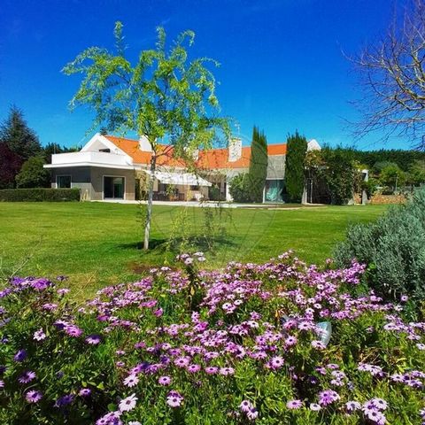 LUXURY ECO-FRIENDLY VILLA Selfsufficient with this fantastic farm, just 35 minutes from Lisbon, combining the comfort of a contemporary villa with all amenities and approximatelly 2.5 hectares of gardens, orchards and paddocks. Set in the tranquillit...