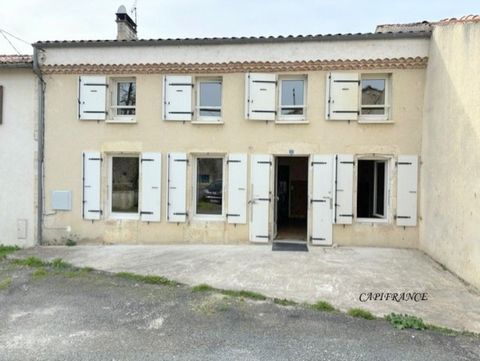Dpt Charente Maritime (17), à vendre TONNAY BOUTONNE maison P5 de 117 m² - Terrain de 580,00 m²