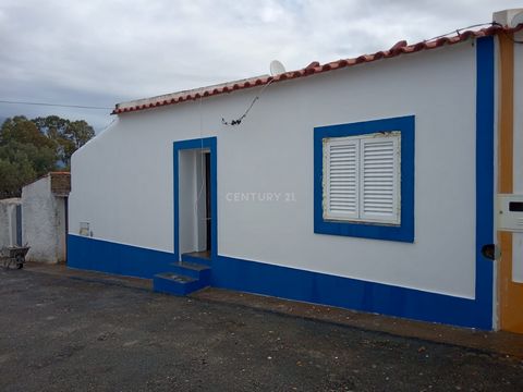 For sale 2 bedroom villa with yard, with total area 126 m2 in Monte do Salto- São Marcos da Ataboeira in Castro verde. The property consists of 1 kitchen, 1 hall, 1 living room, 2 bedrooms, 1 bathroom and yard. This house is located in Monte do Salto...