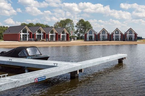 Diese modernen, freistehenden, am Wasser gelegenen Ferienhäuser stehen in dem kleinen Ferienpark Waterrijk Langelille, der noch nicht ganz fertiggestellt ist. Sie liegen eigentlich direkt an einem Freizeitsee. Die Ferienhäuser sind komfortabel und vo...