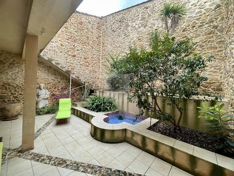 Quiet in the village, house recently renovated, its pleasant patio garden, its large terrace and its large garage. A one-bedroom apartment completes this property. The main house develops approximately 172 m2 of living space: a beautiful entrance hal...