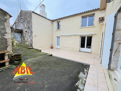 In Xanton-Chassenon, 10 mins from Fontenay le Comte Stone house comprising: Entrance, kitchen, living room, 3 bedrooms, office, shower room and WC. Scullery, rooms and attics that can be converted. Garage, cellar, workshops, outbuildings. Enclosed la...