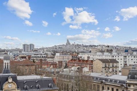 Marie de Saint Ouen - At the foot of the metro, in an elegant building (common areas currently under renovation) with a concierge and elevator, this apartment occupies the two top floors (8th and 9th), offering a panoramic view of Paris, notably of t...