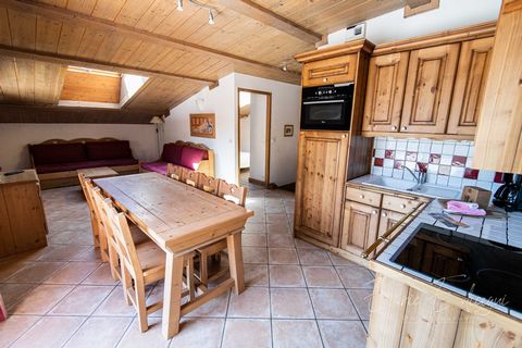 Ideally located in Bourg St Maurice, 2 steps from the shopping centres, the pharmacy, the cinema, the municipal swimming pool and the road leading to the resorts (Les Arcs, Tignes, Val d'Isère, La Rosière, Ste Foy), Nexus Immobilier offers you in Exc...