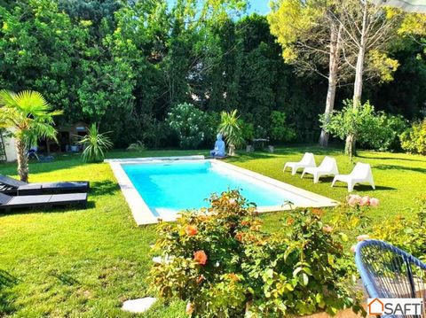 30 minutes from Avignon TGV station, in the Pernes les Fontaines region, come and discover this beautiful Provençal building in Althen des Paluds. Nestled in a green setting, planted with fruit trees, with an 8 x 4 m swimming pool, in absolute calm, ...