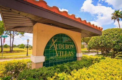 This lovely 2-bedroom, 2-bathroom condo overlooking the Hunters Creek golf course, is great as an investment or residential property. The open kitchen with dining and family room with large sliding doors and a large terrace is great for a relaxing ev...