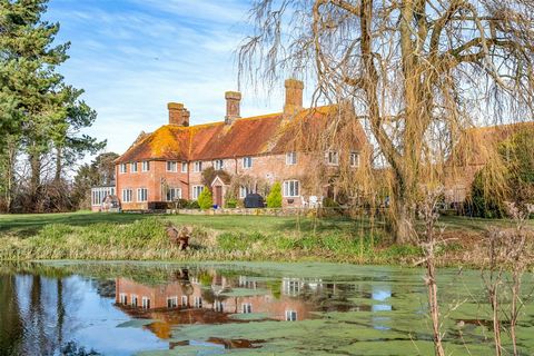 The Avon Farm House Estate is a truly magnificent Grade II listed Country Estate, with development potential, spanning in excess of 10,000 SqFt inclusive of outbuildings, with river views, on a parkland like setting of approximately 3 acres. Offered ...