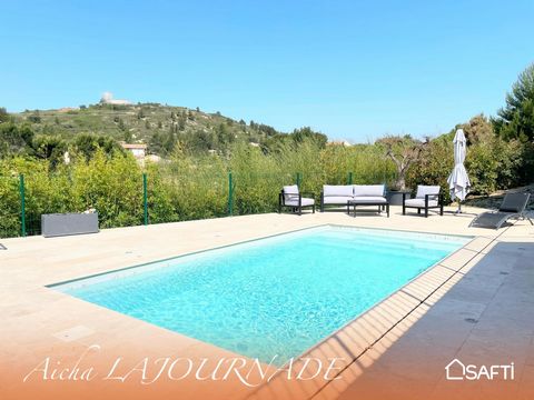 Mme Lajournade vous présente à proximité d'Avignon, sur les hauteurs du village D'Aramon, une Villa de 2010, modernisée en 2018, de 240 m2*environ sur 869 m2 de terrain avec piscine, terrasse et vue à 180°sur le Rhône et la garrigue environnante. La ...