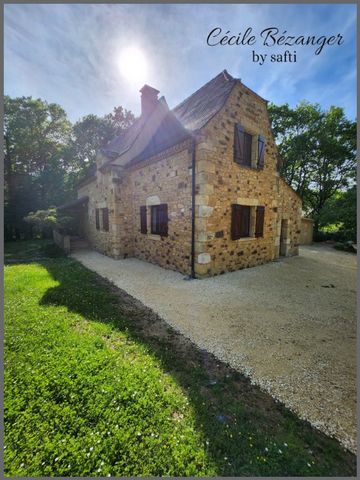 Cécile Bézanger and Aurélie Asdrubal offer you, in the heart of Périgord Noir, this set of Périgourdines houses with swimming pools in a 2-hectare wooded park. The first house features a 21m² fitted kitchen on the ground floor, a 40m² living/dining r...