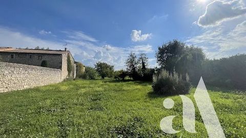 For sale in Mouries. In the village of Mouriès, building land of 2 452 m2 with permit for a house of 300 m2 and swimming pool.