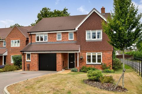 INTRODUCTION This modern family home is situated on a popular development of quality built properties by Bellway Homes in 2019 and is located just south of Rowlands Castle village centre. It benefits from easy access to a footpath which leads directl...