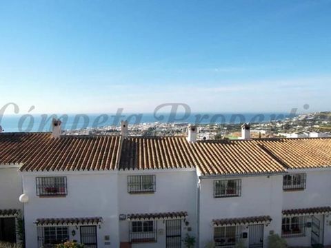 Renovated terraced Townhouse on the Algarrobo estate near Capistrano villaje, in the outskirts of Nerja. The house on 2 floors has an open kitchen, lounge-dining room & terrace, 2 bedrooms, shower room, a second terrace & garden. Community swimming p...